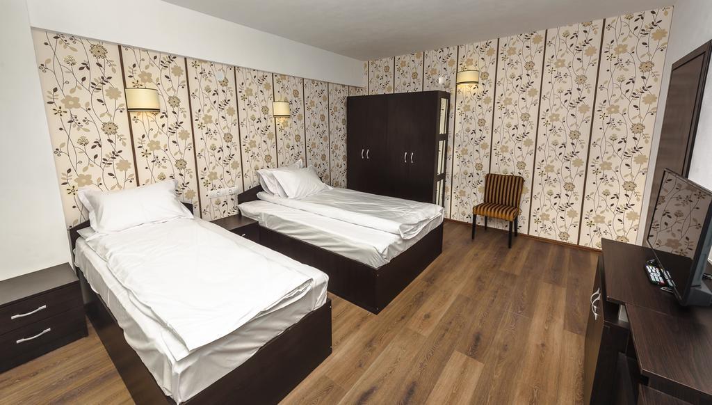 Sara'S Sons Hotel Băile Herculane Eksteriør billede